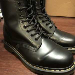 Dr. Martens 1460 Black Smooth Leather Men’s 9/Women’s 10
